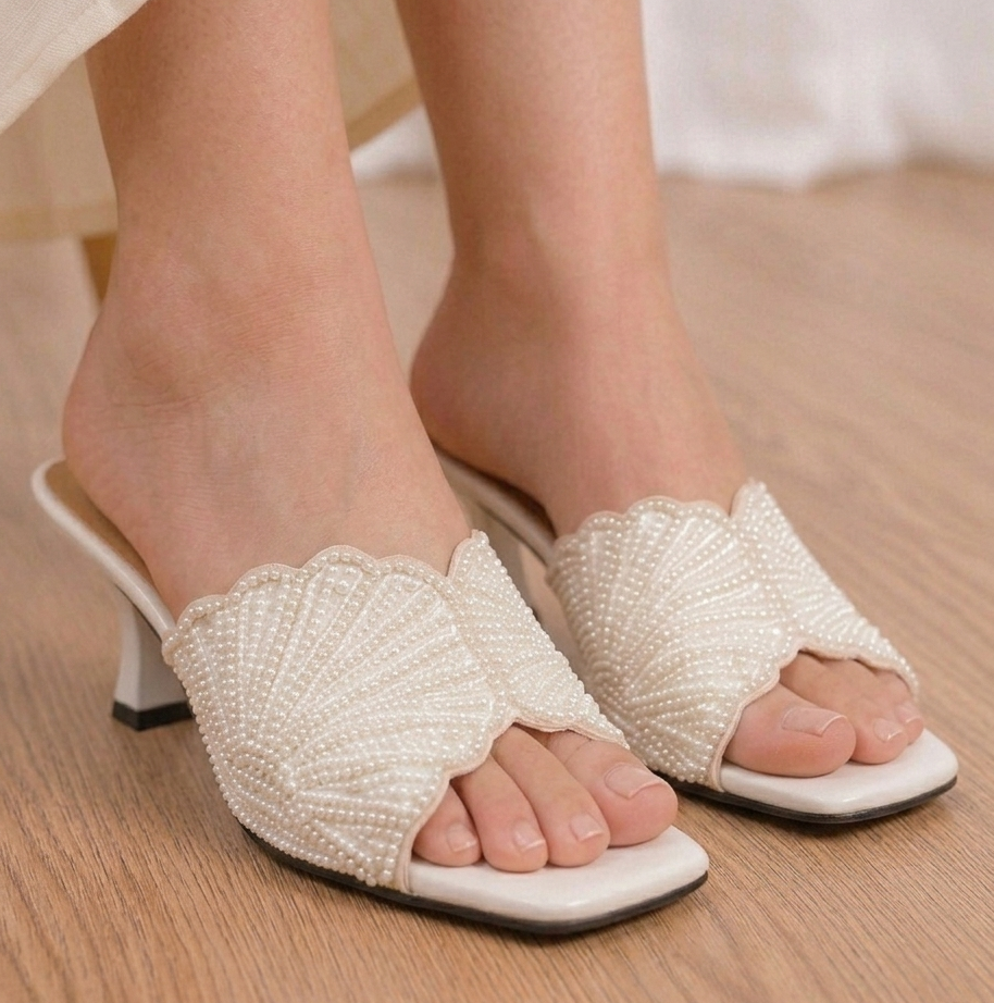Sarah Embroidery Pearl Heel