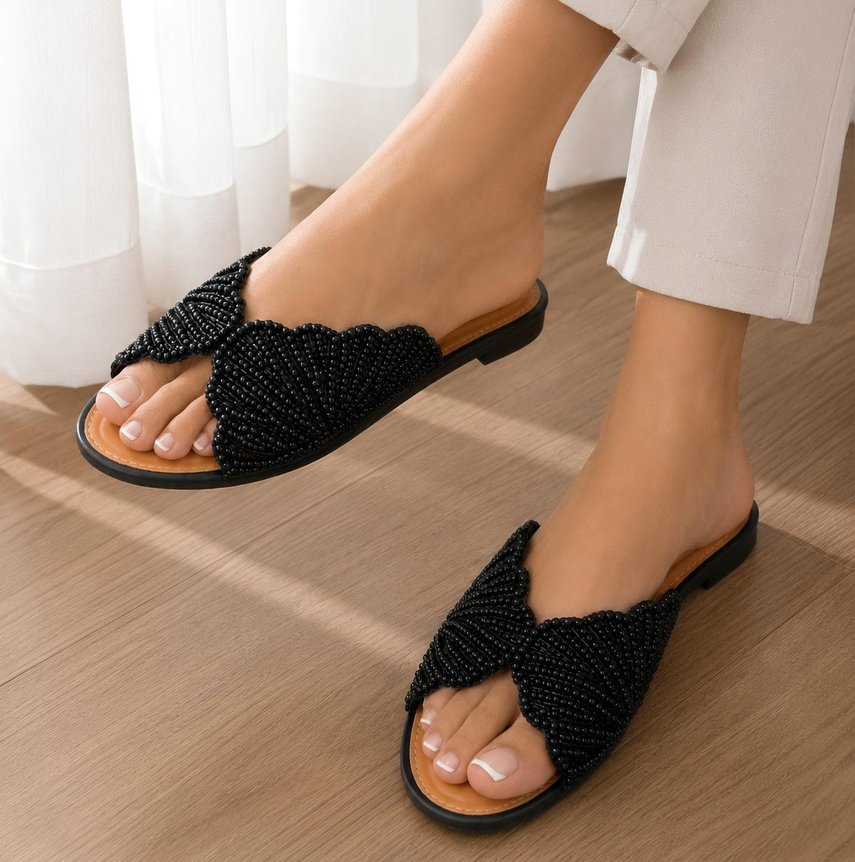 Sarah Embroidery Pearl Slipper